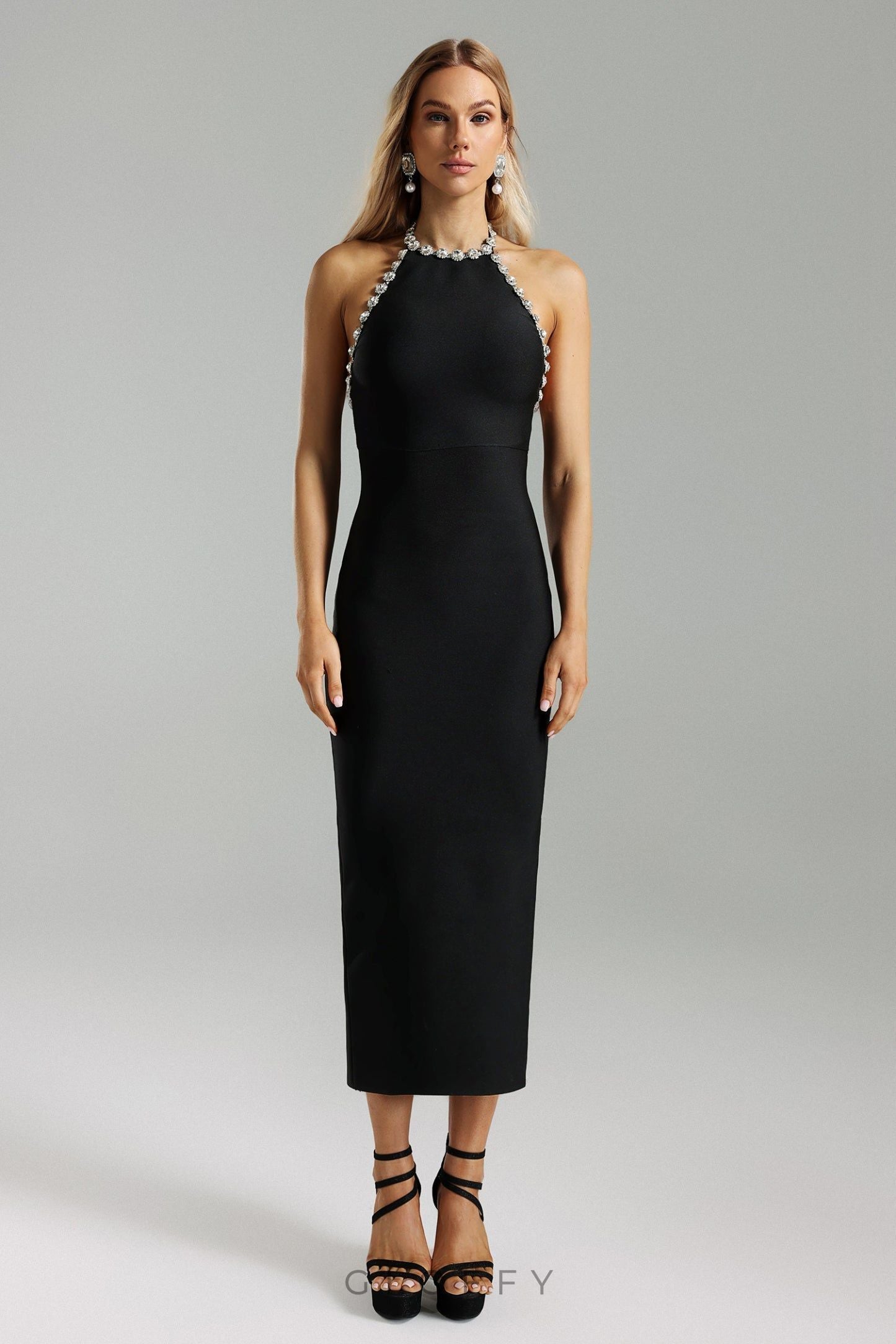 Selene Taş İşlemeli Halter Yaka Maxi Elbise