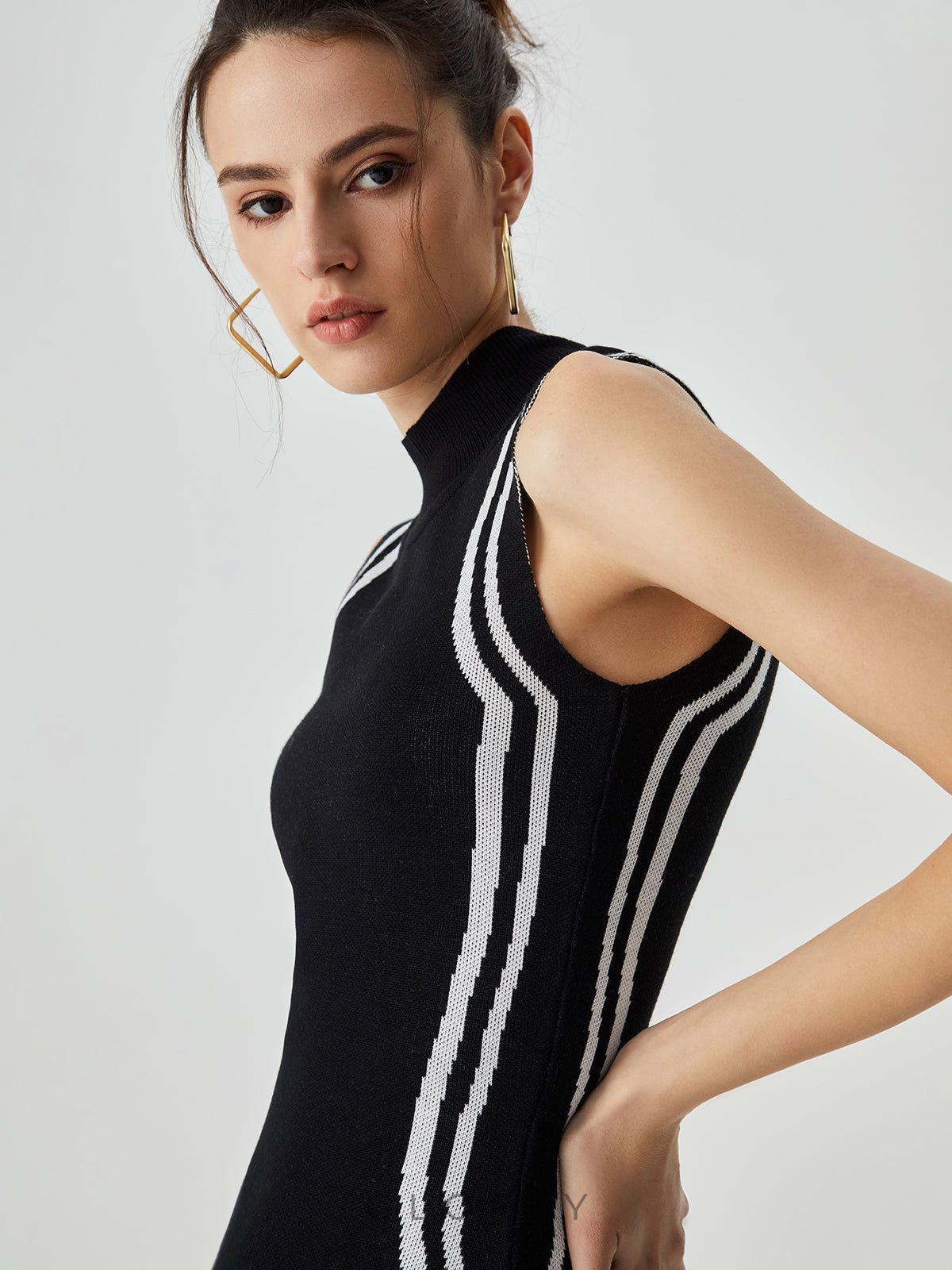 Knit Asymmetric Contrast Trim Mock Neck Midi Elbise