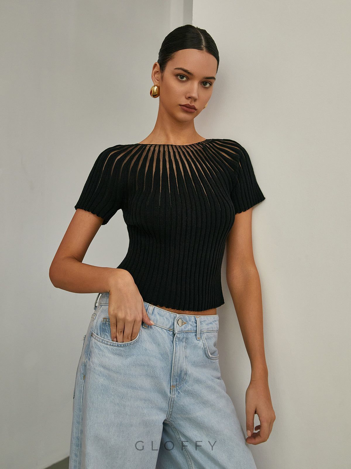 Kısa Kollu Dikişsiz Fitilli Triko Bluz – Siyah