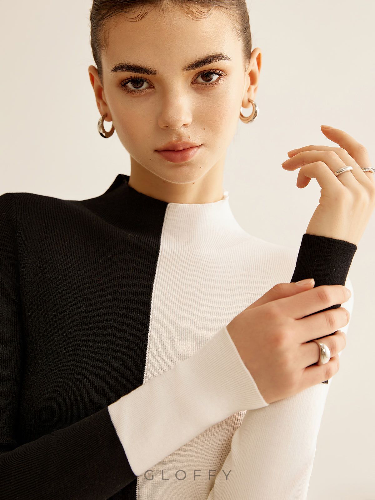 Yarım Balıkçı Renk Bloklu İnce Triko – Siyah Beyaz