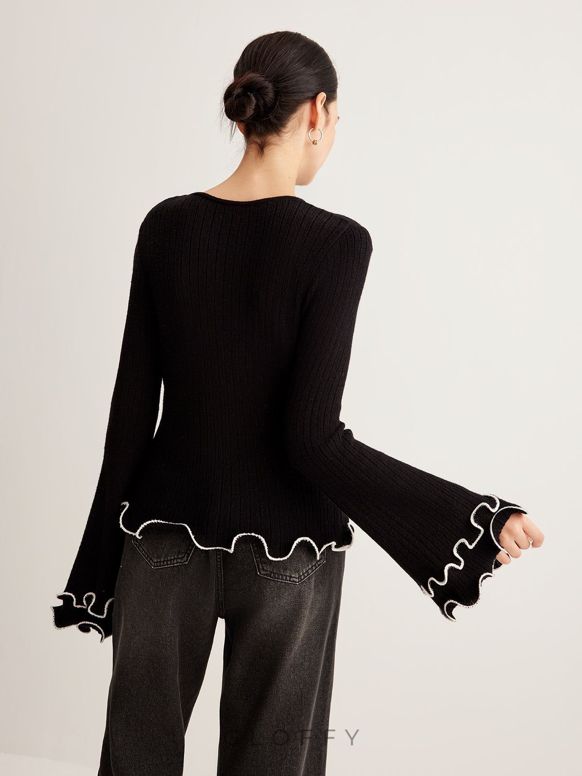 Fırfırlı Volanlı Fitilli Triko Kazak – Siyah