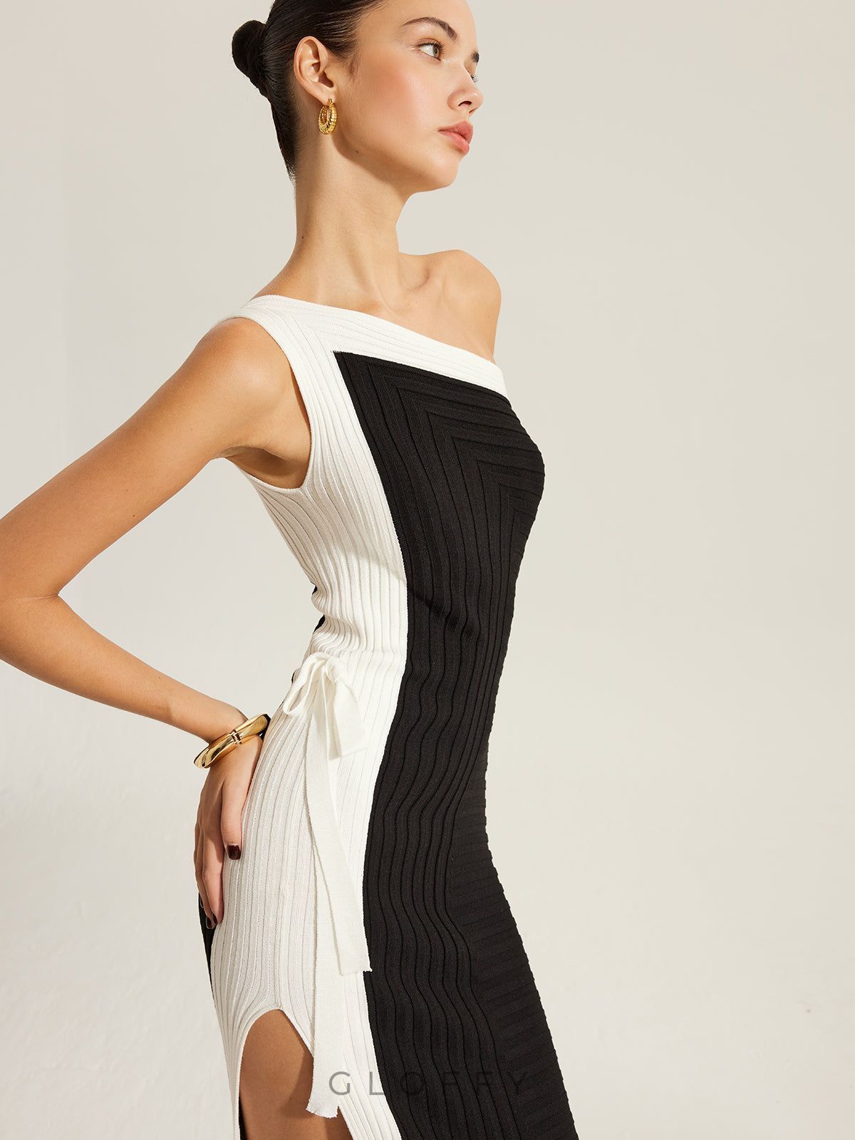 Tek Omuzlu Asimetrik Kesim Triko Elbise – Siyah