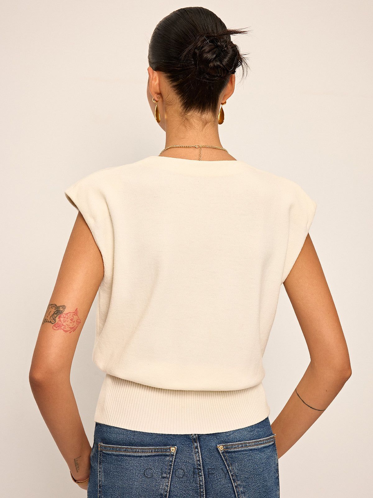 Düğmeli Yarım Kollu Ribanalı Triko Yelek – Ekru