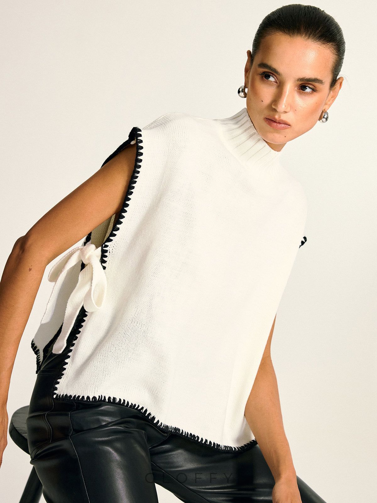 Kontrast Kenar Yan Fiyonk Yuvarlak Yaka Süveter Yelek