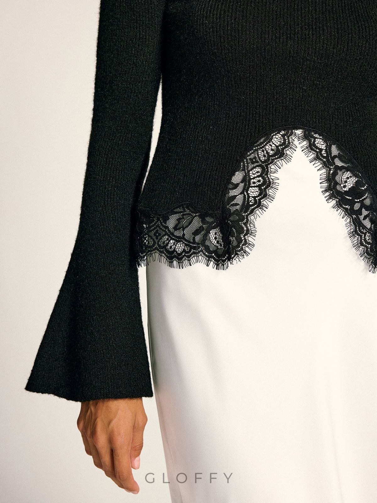 Klasik Fitilli Dantel Detaylı Uzun Kollu Siyah Triko Bluz