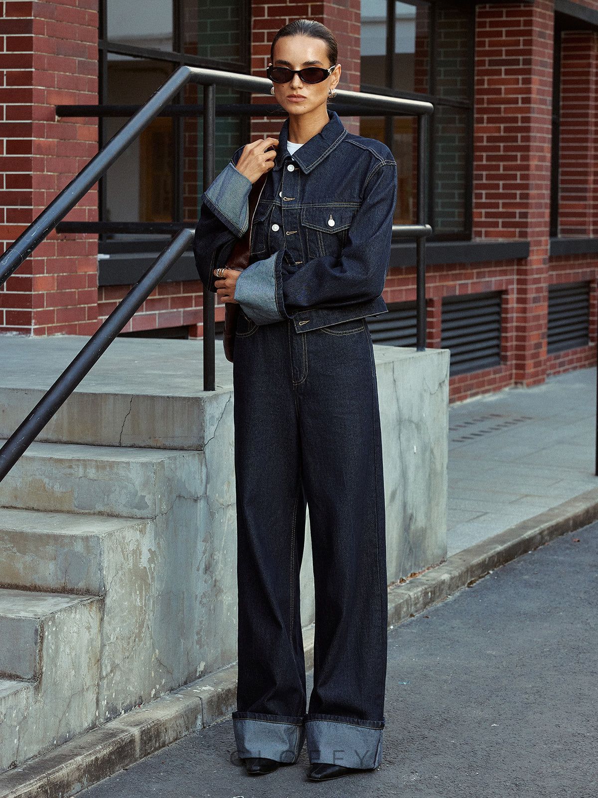 Yüksek Bel Paça Katlamalı Bol Paça Kot Pantolon