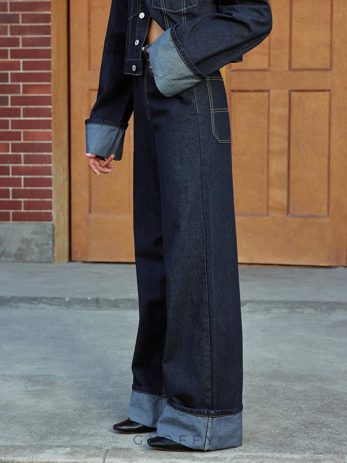 Yüksek Bel Paça Katlamalı Bol Paça Kot Pantolon