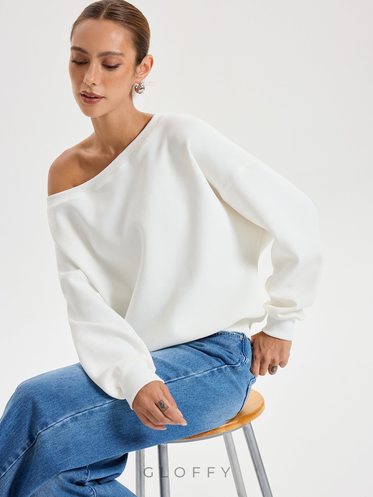 Omuzlardan Açık Oversized Sweatshirt