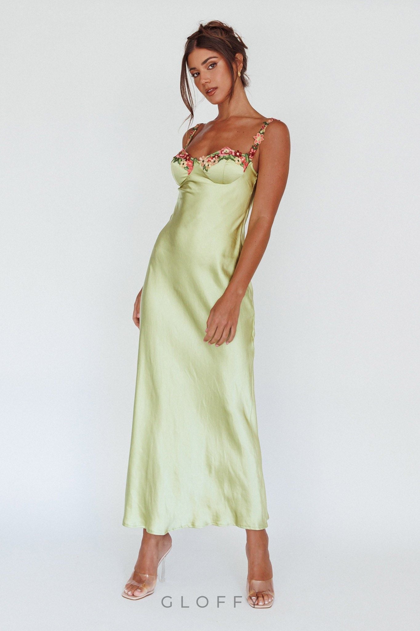 Zemira İşlemeli Saten Maxi Elbise