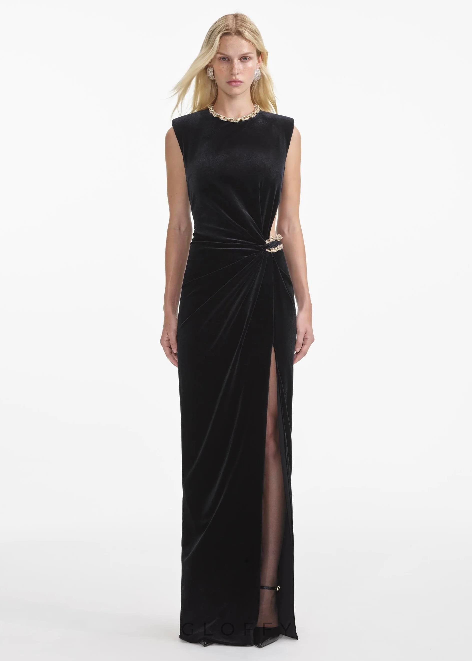 Noémie Zincir Detaylı Yırtmaçlı Kadife Maxi Elbise